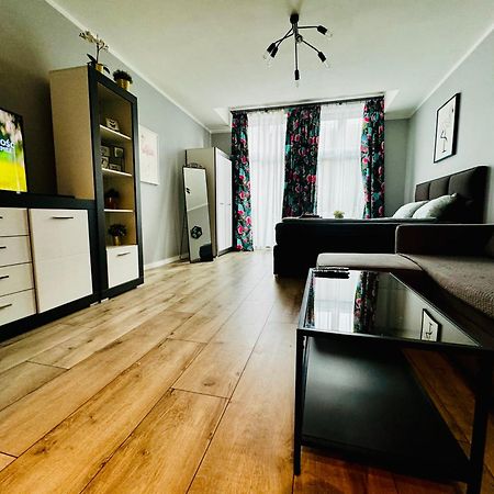 Apartament Flaming Z Balkonem - Scisle Centrum Naprzeciwko Pkp I Pks - Self Check In - Darmowy Parking - Pozne Wymeldowanie - Wystawiamy Fv Opole Exterior photo
