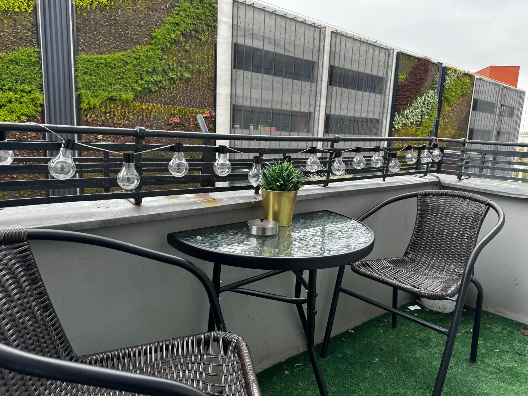 Apartament Flaming Z Balkonem - Scisle Centrum Naprzeciwko Pkp I Pks - Self Check In - Darmowy Parking - Pozne Wymeldowanie - Wystawiamy Fv Opole Exterior photo